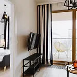 Kolejowa Apartmanhotel 4*