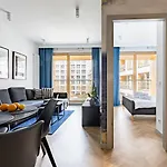 Kolejowa 4* Varsó