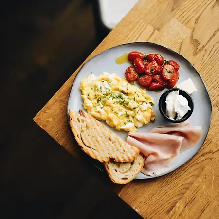 Kolejowa Apart-hotel 4*