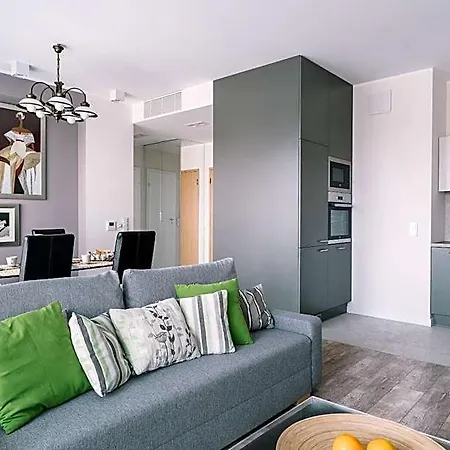Kolejowa 4* Warszawa