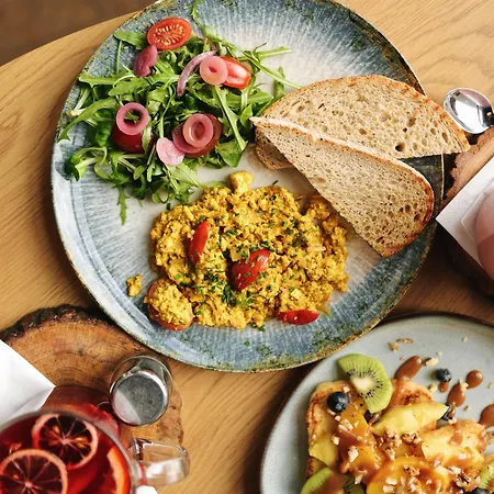 Kolejowa 公寓式酒店 4*